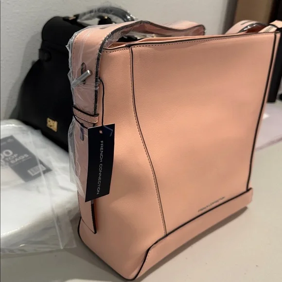 French Connection
Olympia Bucket Shoulder Bag Mellow Peach Color - Picture 3 of 7